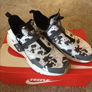 Nike huarache drift size 10.5 men’s